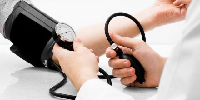 5 Tips Alami Turunkan Tekanan Darah Tinggi
