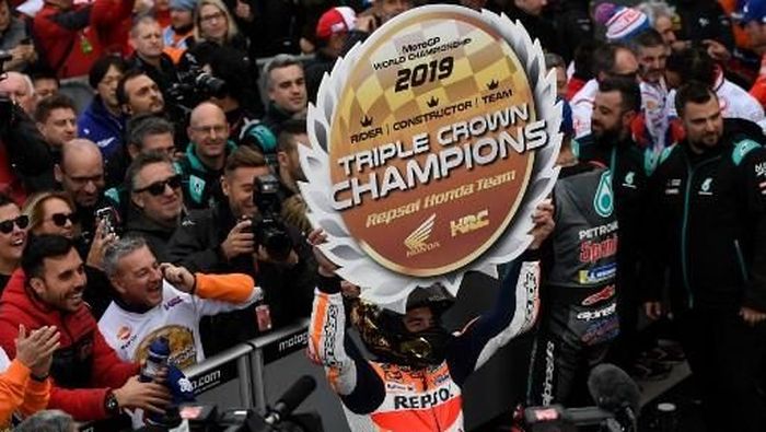 Marquez Juara di Valencia, Repsol Honda Raih Triple Crown