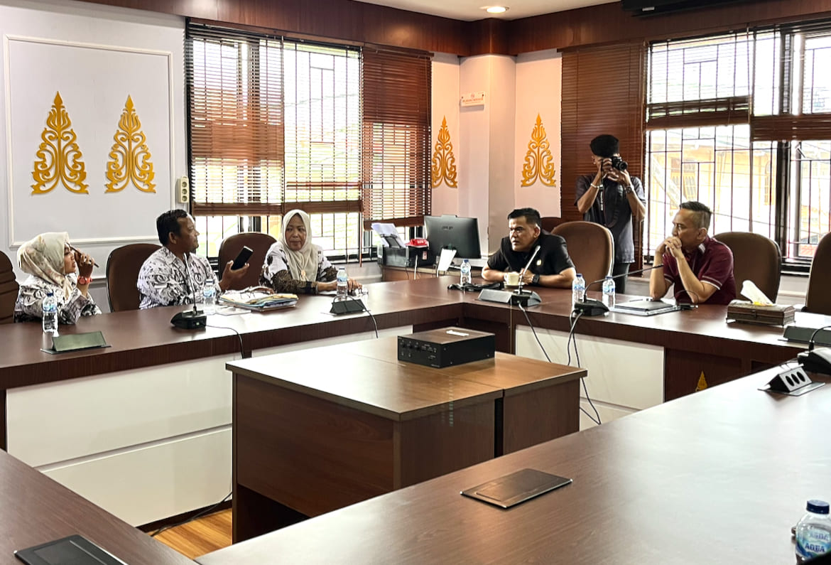 Konferensi PGRI Pekanbaru Dinilai Cacat, Perwakilan se-Pekanbaru Adukan ke Komisi III