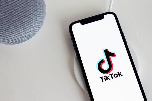 Terbakar Cemburu, Suami Bunuh Istri yang Sering Main TikTok