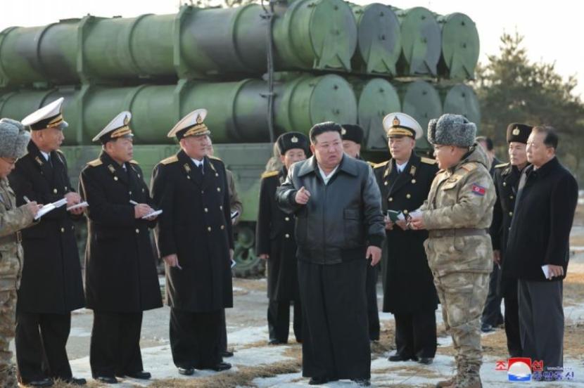 Korea Utara Luncurkan Tank Tempur