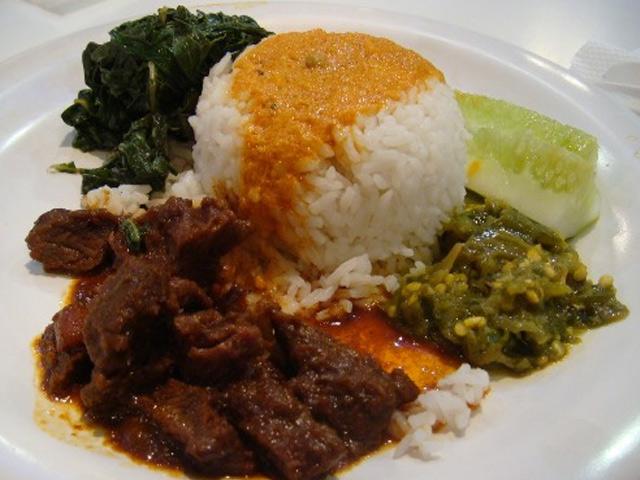 Ini Bedasnya Warung Nasi Ampera Dengan Rumah Makan Padang