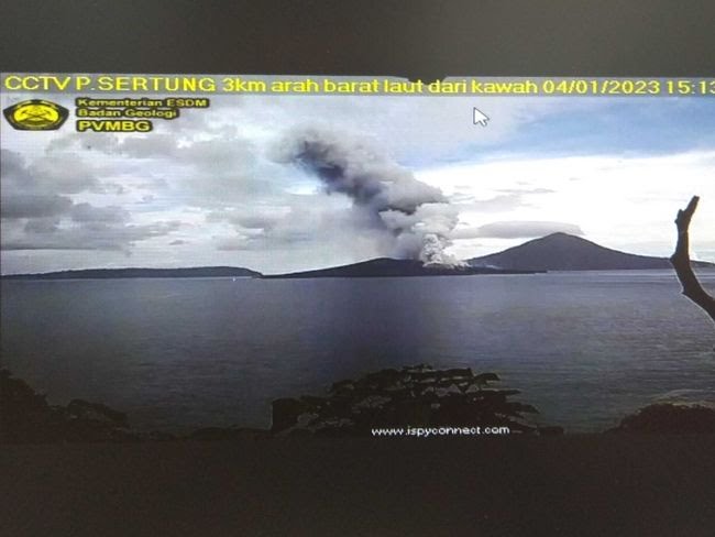 Anak Krakatau Siaga III, PVMBG Larang Aktivitas Radius 5 Km