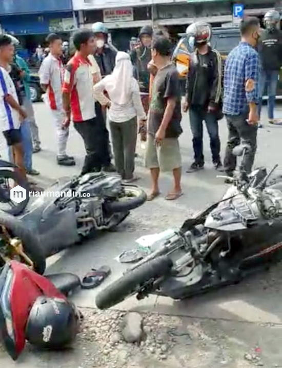 Kecelakaan Beruntun di Jalan Riau Pekanbaru, Diduga Karena Mengejar Jambret