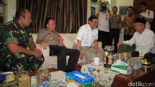 Aksi Luhut Dinilai Rusak Citra Pemerintah