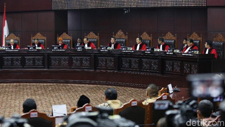 MK Tolak Seluruh Materi Gugatan Pilpres Prabowo-Sandiaga