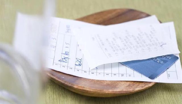 Udah Tahu Belum Bedanya Service Tax dan Service Charge?