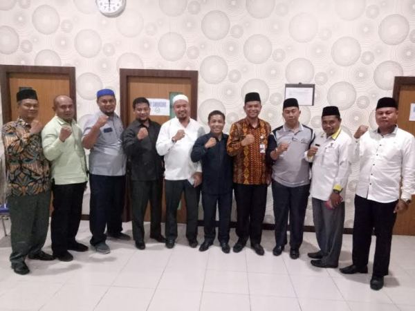 Anggota DPRD Siak Ikhlaskan Penghasilan Tiap Bulan Dipotong untuk Zakat