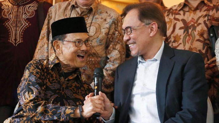 BJ Habibie di Mata Anwar Ibrahim dan Mahathir