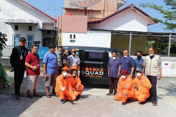 Tim Squad Corona Lazismu Lakukan Penyemprotan di Kelurahan Binawidya Tampan Pekanbaru