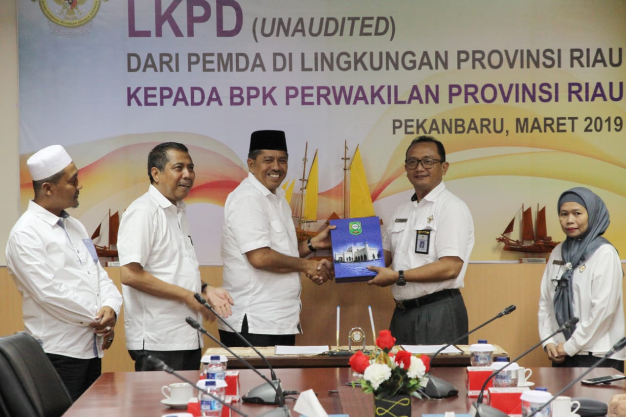 Pemkab Siak Serahkan Laporan Hasil Keuangan ke BPK Perwakilan Riau