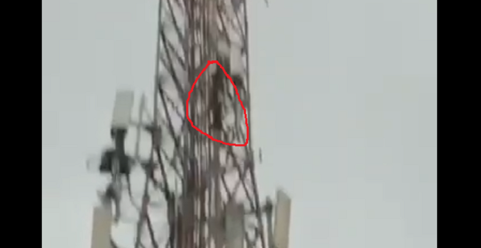 ODGJ di Pekanbaru Panjat Tower Telkomsel, Alasannya Lihat Pemandangan