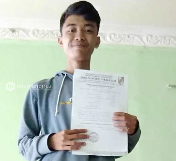 Rianda Anak Yatim di Pekanbaru Senang Diinformasikan Diterima di SMKN 5