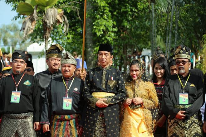 Di Depan Tetua Adat Melayu, Jokowi Cerita Mengatasi Asap dan Mengambil Alih Blok Rokan