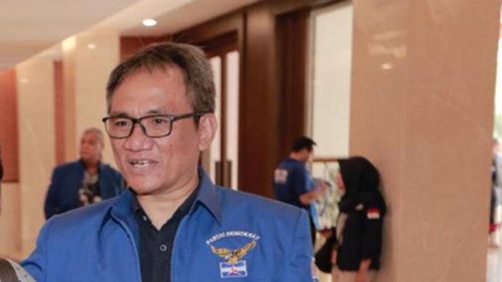 Batalkan Acara UAS, Andi Arief: Rektor UGM Mau Jadi Menteri