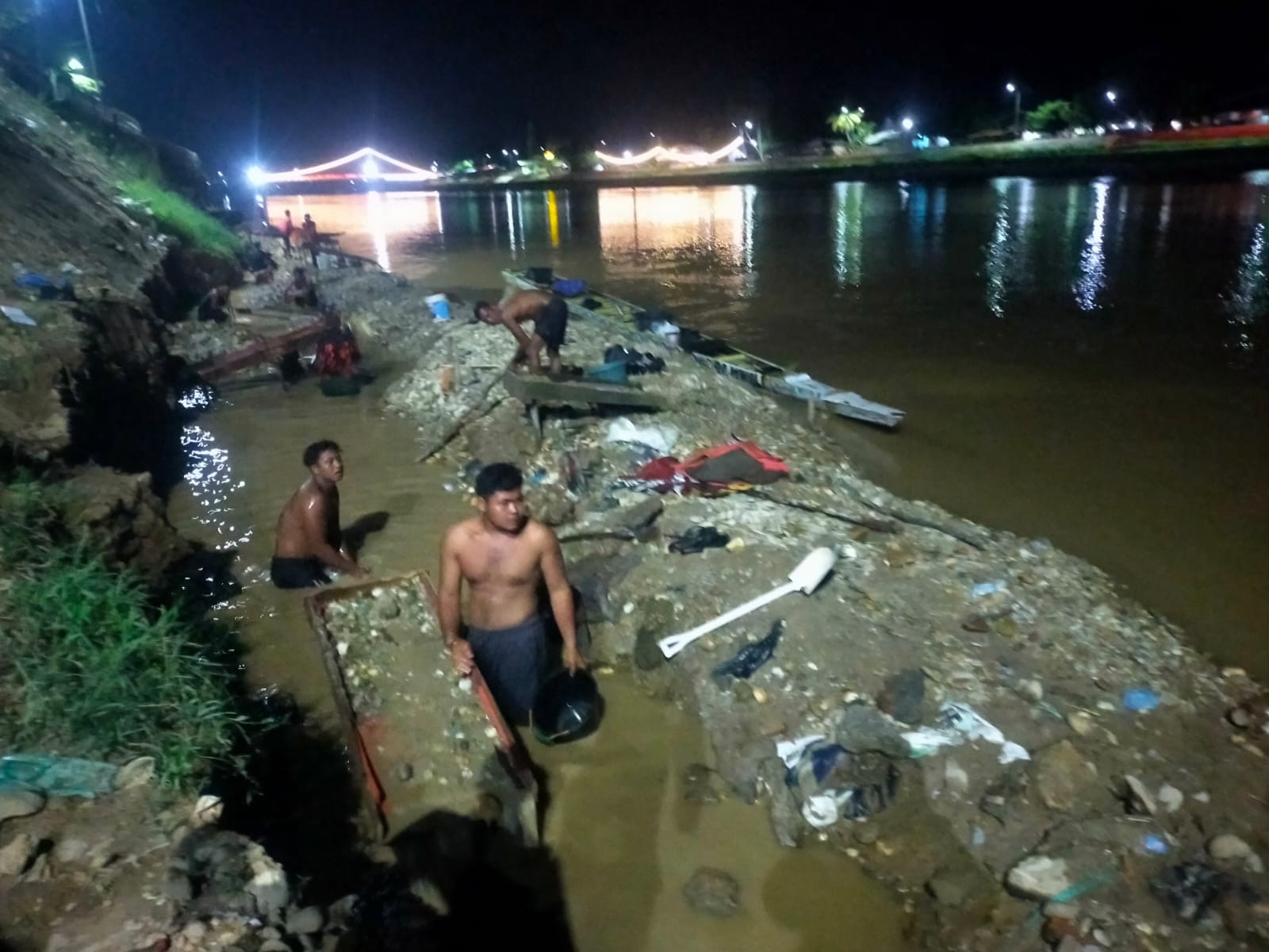 Polisi Tertibkan Penambangan Emas di Tepian Narosa