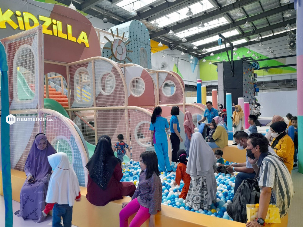 Bermain Sekaligus Edukasi Anak di Kidzilla SKA Mall Pekanbaru