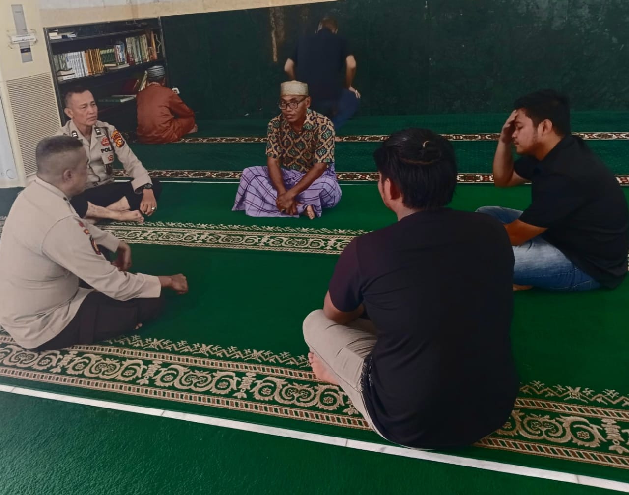 Dialog Salat Subuh, Polsek Senapelan Sampaikan Pesan Kamtibmas