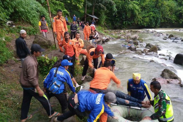 27 Korban Tewas dan 14 Orang Hilang dalam Kecelakaan Bus Sriwijaya