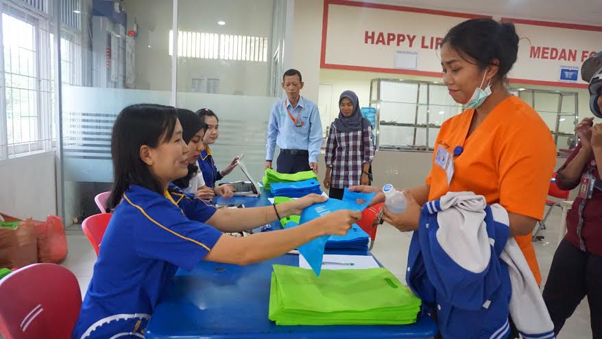 Warga Riau Kompleks Dukung Gerakan Kurangi Sampah Plastik