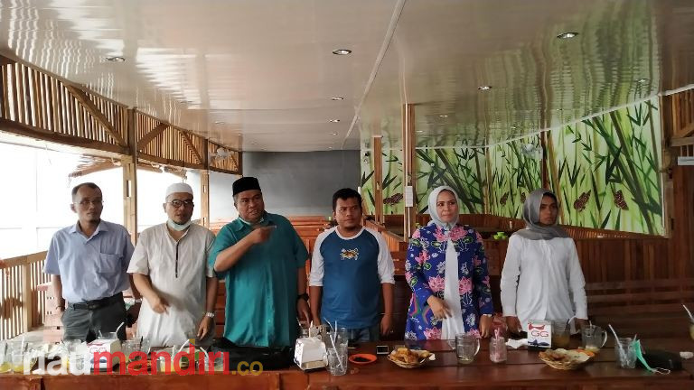 Johny Mundung Janji Siapkan 200 Pengacara Jika Rektor UIN Suska DO Mahasiswa Gara-gara Demo Asap