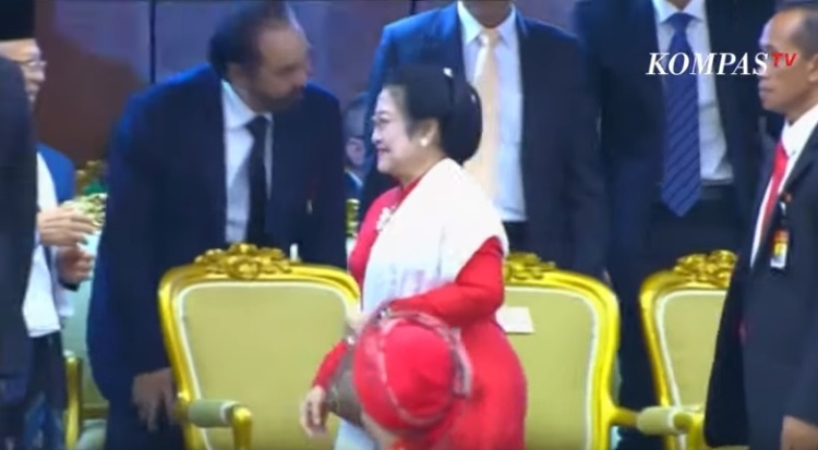 Dicuekin Megawati, Surya Paloh: Saya Ketawa Saja