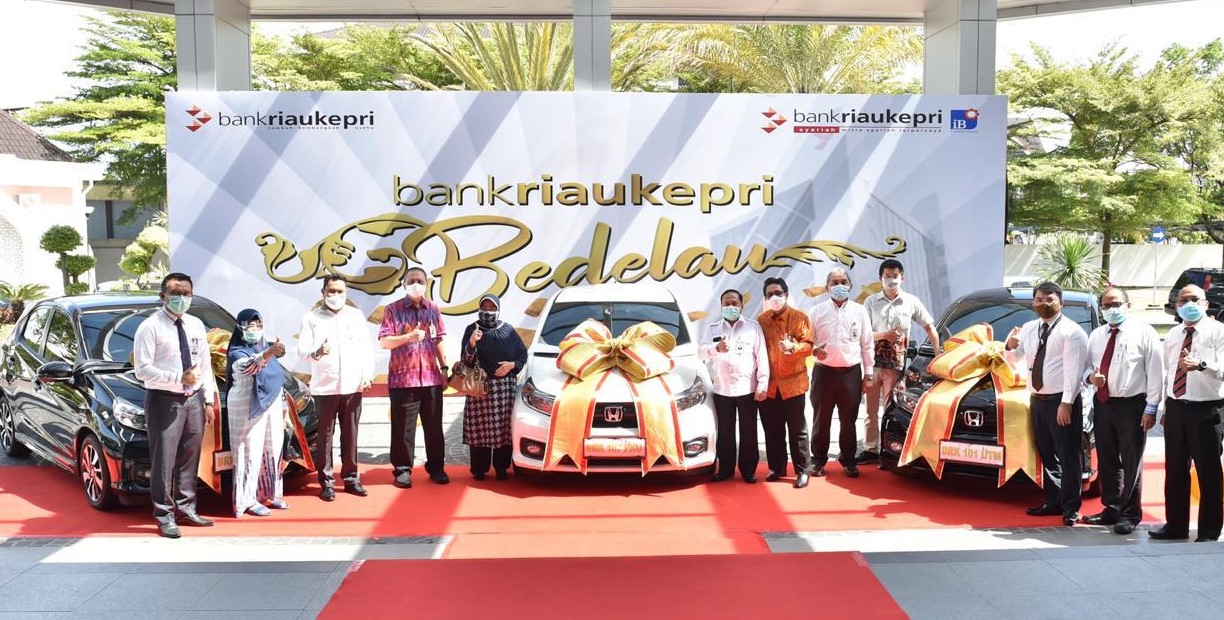 Dirut Serahkan Grand Prize Bedelau BRK, Asnidar: Alhamdulillah, Tidak Pernah Bermimpi