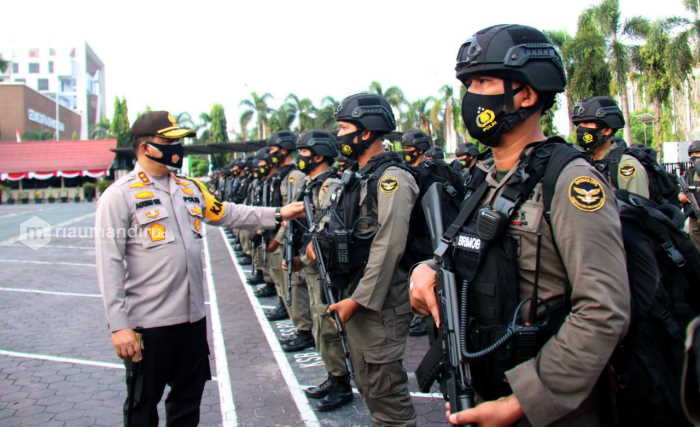 Jelang HUT RI, Polda Riau Kirim Pasukan Brimob ke Papua