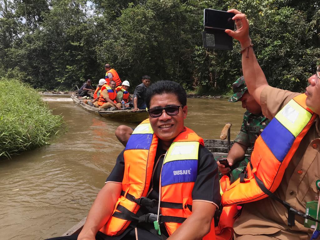 Tinjau Sungai Nilo, Anggota DPRD Pelalawan Ini Minta PT Musimmas Ikut Bertanggung Jawab
