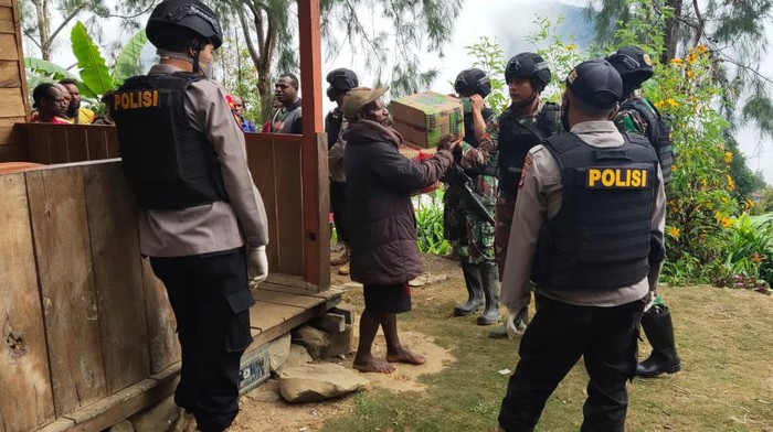 2 Tim Medis Gugus Tugas Covid-19 Ditembak KKB di Papua, Dievakuasi ke Nabire
