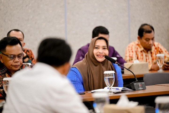 Bupati Kasmarni Ajukan Penambahan Kapal ke ASDP Hingga Pergantian Armada