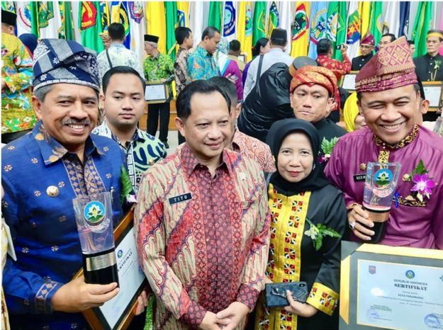 3 Kabupaten/Kota Terima Penghargaan KKS, Kadiskes Riau: Kado Istimewa di Hari Kesehatan