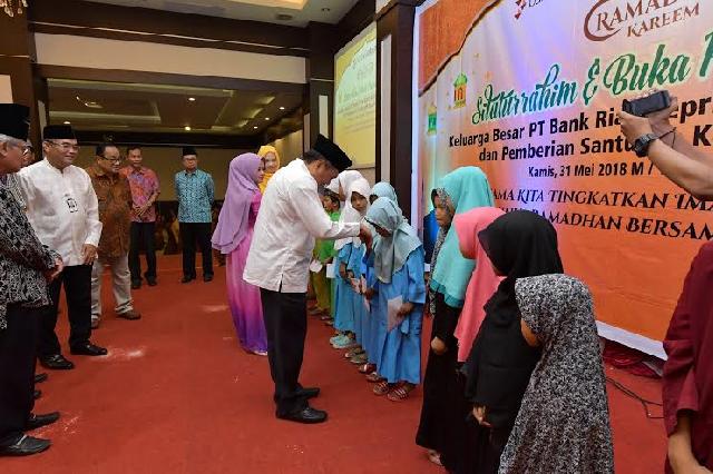 Buka Puasa Bersama di Batam, Bank Riau Kepri Santuni 512 Anak Yatim