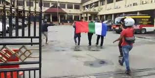 Tiga Petinggi RMS Ditangkap Polisi Gara-gara Bentangkan Bendera 'Benang Raja'