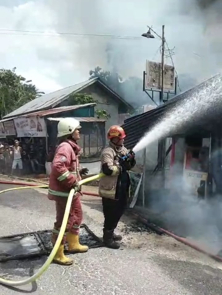 1 Rumah Bulatan dan 3 Rumah Petak di Jalan Nelayan Terbakar
