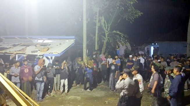 Massa Kembali Kepung Ponpes di Banten, Desak Pemerkosa Santri Serahkan Diri