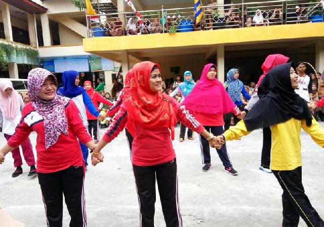 Sambut Hari Jadi PGRI Ke-71 , Siswa dan Guru SMK PGRI Pekanbaru Meriahkan dengan Lomba