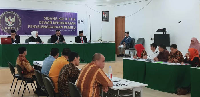 Nasib 5 Komisioner KPU Kuansing Menunggu Sidang Pleno DKPP RI