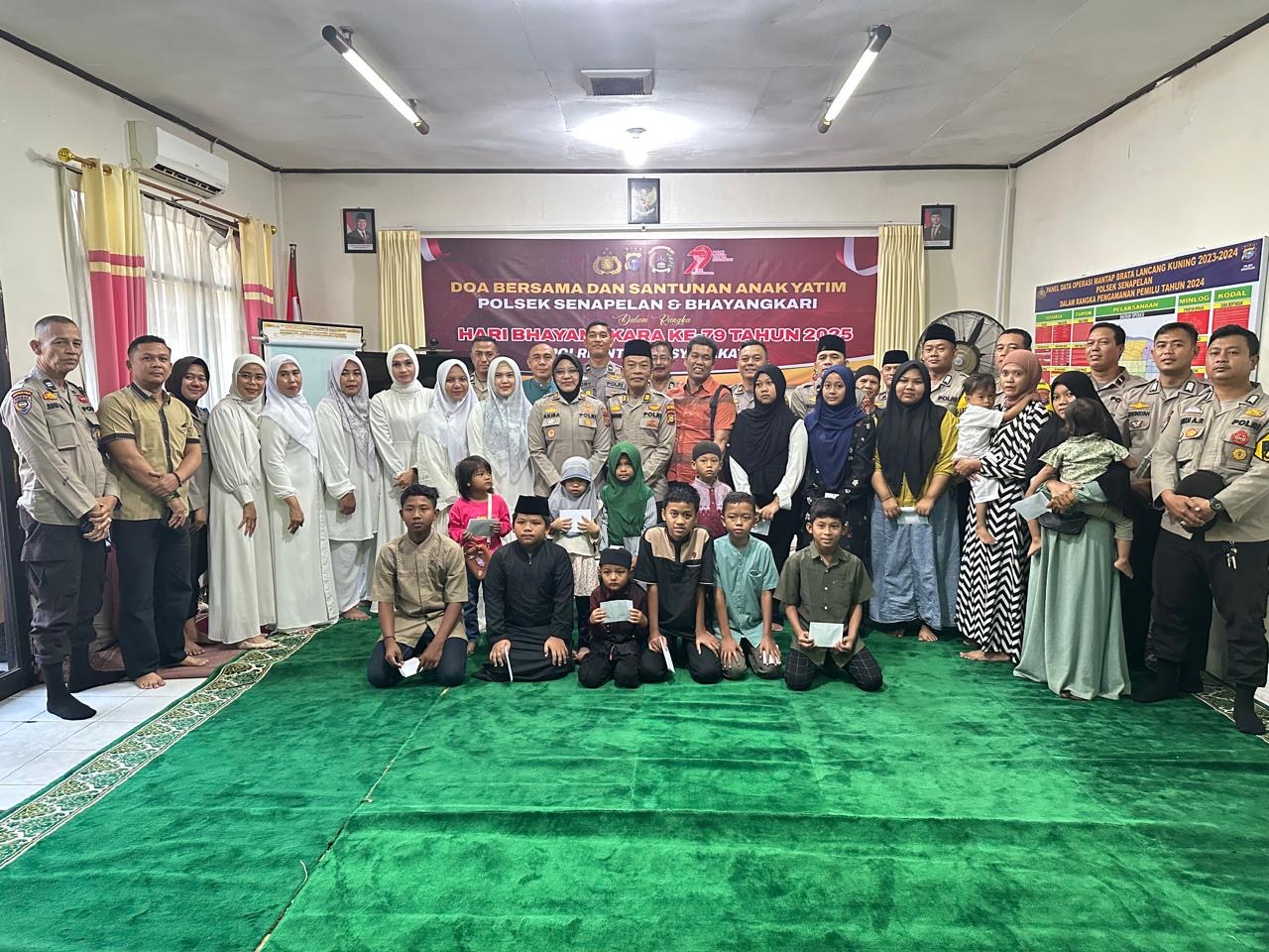 HUT Bhayangkara ke-79, Polsek Senapelan Santuni Anak Yatim