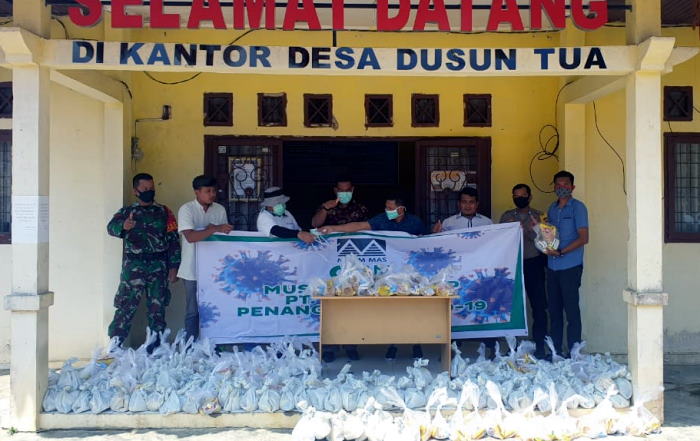 PT Musim Mas Salurkan CSR kepada Warga Terdampak Covid-19 di Pelalawan