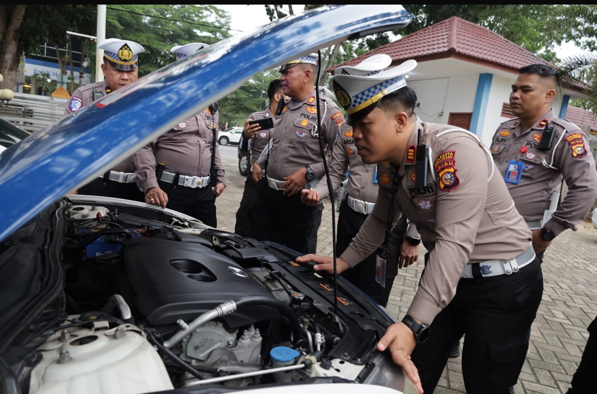 Satlantas Polresta Pekanbaru Cek Kendaraan Dinas Operasional Jelang Ops Lilin 2025