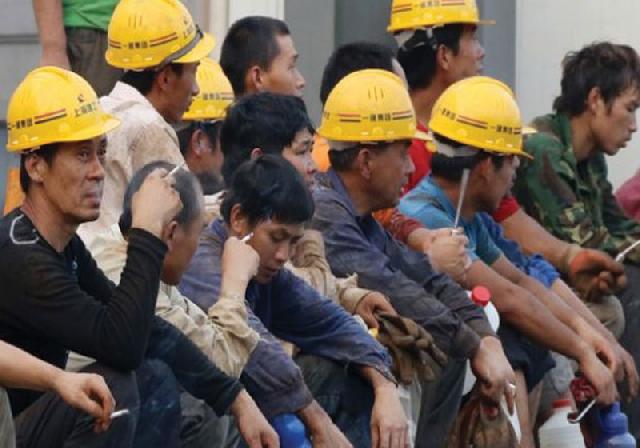 Sinar Mas Pekerjakan Warga Cina untuk Pekerja Kasar
