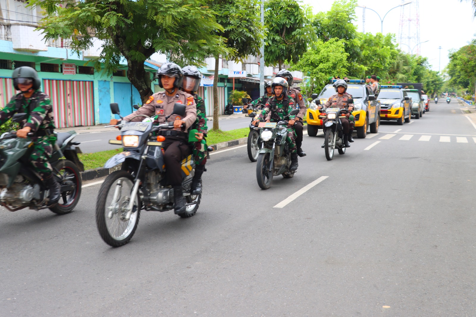 TNI-Polri di Inhu Patroli Bersama Saat May Day