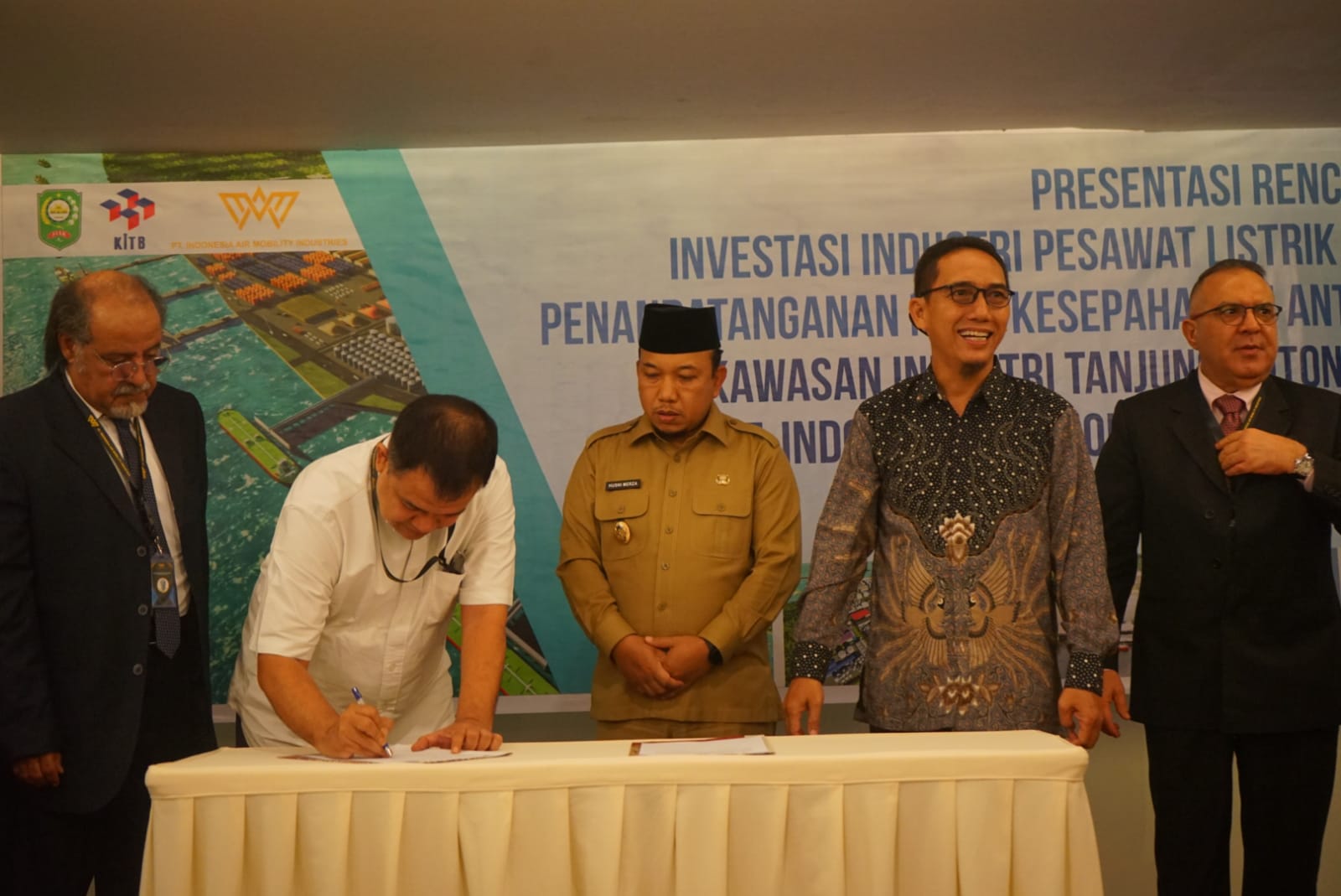 Produsen Kendaraan Udara Elektrik Indonesia Tertarik Investasi di Kawasan Industri Siak