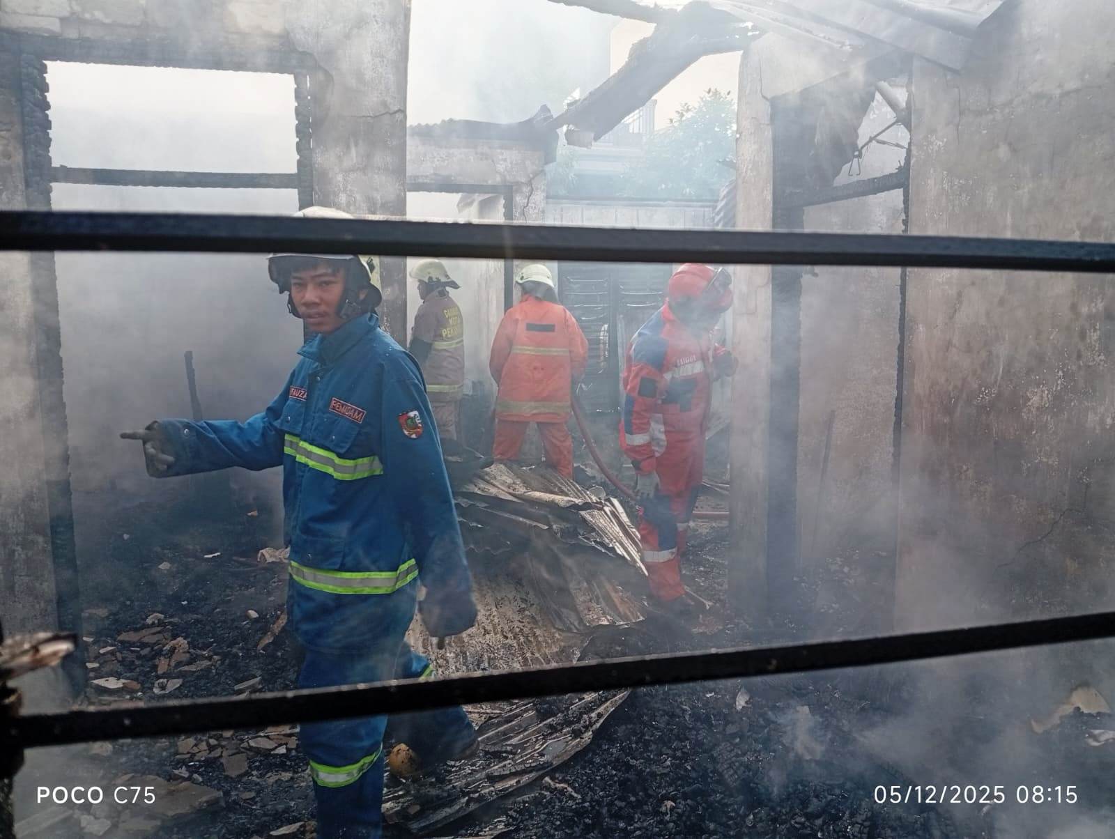 Wako Agung Serahkan Bantuan ke Korban Kebakaran Rumah