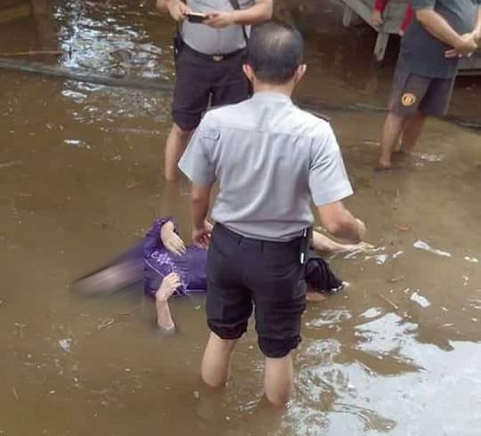 Penemuan Mayat Wanita Berdaster Biru di Sungai Siak Pekanbaru