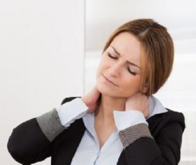 Hanya Menggunakan Es Batu, Atasi Leher Pegal Dengan Mudah dan Cepat