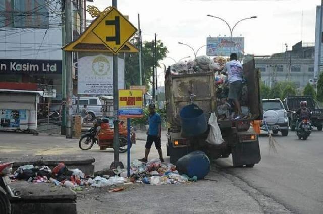 DPRD Minta DLHK Prioritaskan Anggaran Pengelolaan Sampah di APBD 2018