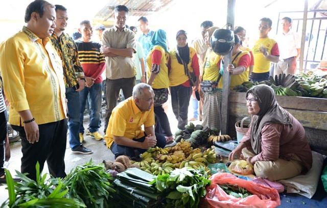 Arsyadjuliandi Rachman Blusukan ke Pasar Rengat, Warga: Kinerjanya Dah De, Yang Baru Hanya Janji