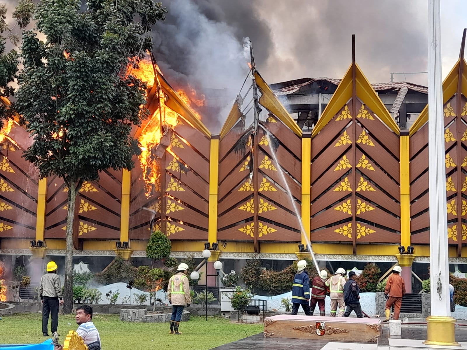 Besok HUT ke-4, MPP Pekanbaru Hangus Terbakar